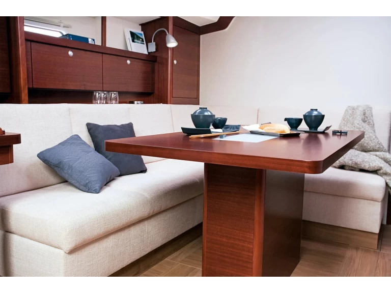 Pronajmout si Hanse Hanse 470 v Vlychada