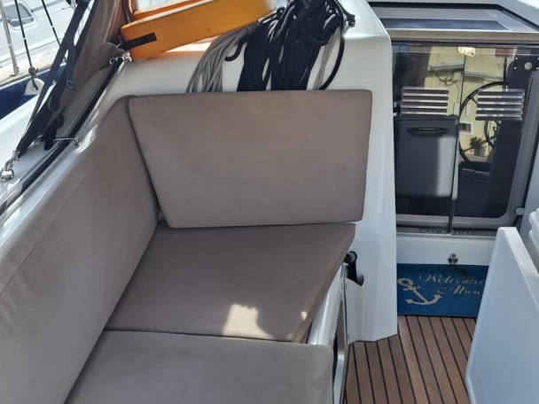 Jeanneau Sun Odyssey 410 jednotlivci a charterové společnosti v Paleros