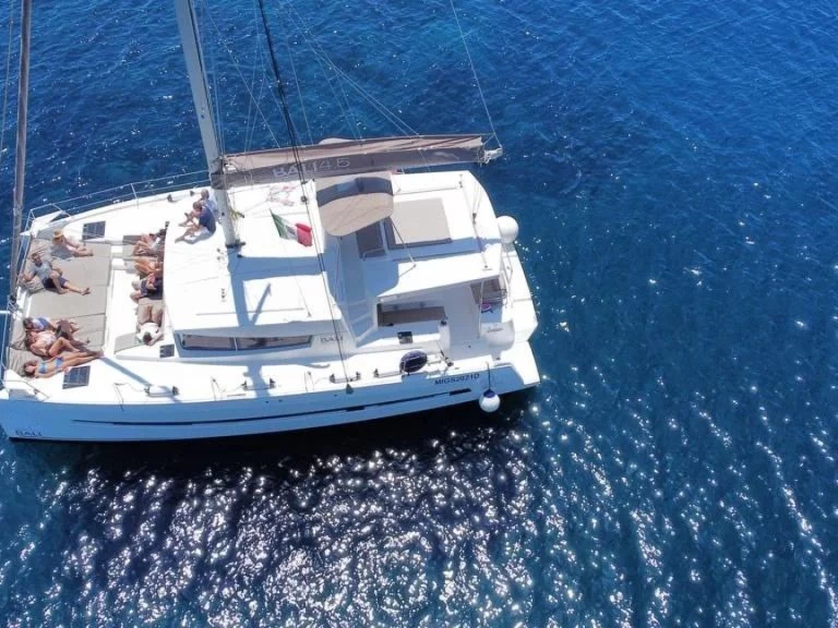 Pronájem lodi Bali Bali 4.5 v Palermo na Samboatu
