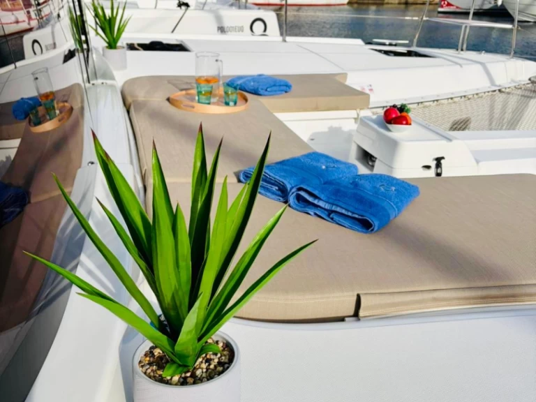 Pronajmout Katamarán se skipperem či ne Lagoon v Primošten 