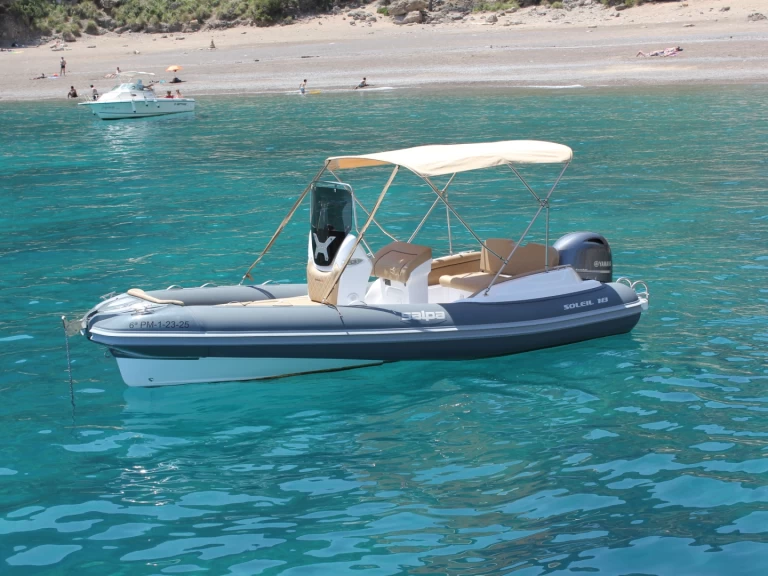 Pronájem Polotuhá loď v Can Picafort -Salpa Salpa Soleil 18