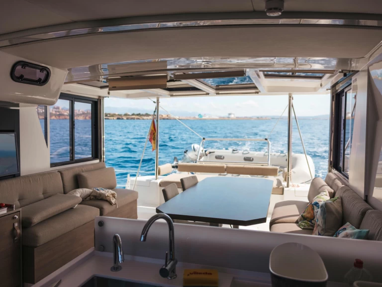 Pronájem Katamarán Bali s licencí