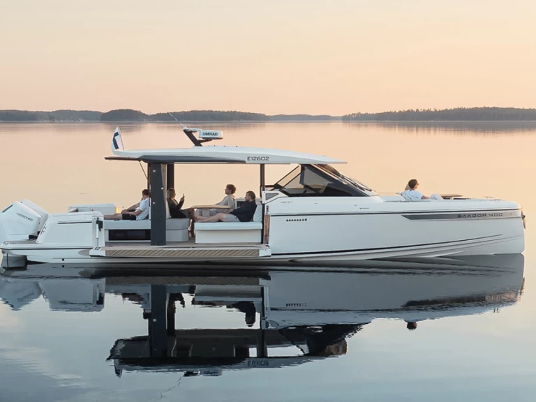 Pronájem Motorová loď v Alyki -Saxdor Saxdor 400 GTO