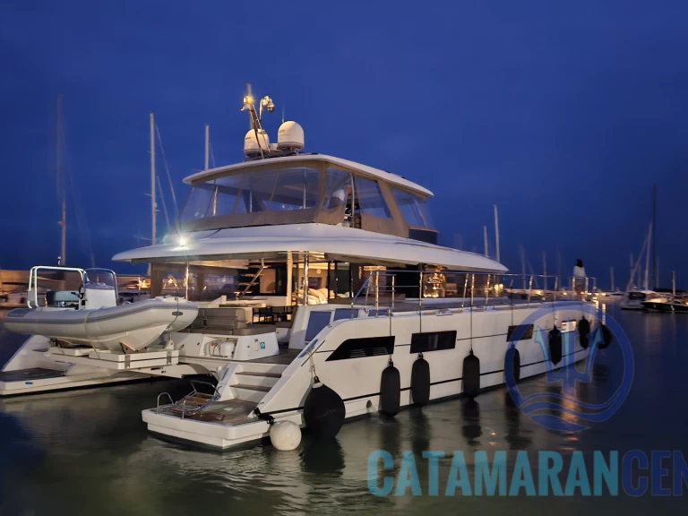 Pronájem Katamarán v Barcelona -Lagoon Lagoon 630 Motor Yacht