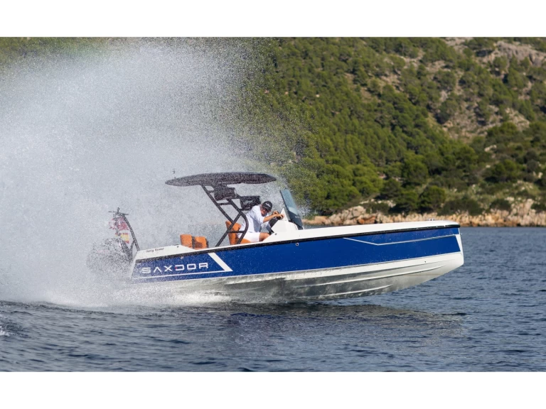 Saxdor Saxdor 200  jednotlivci a charterové společnosti v Ibiza Town