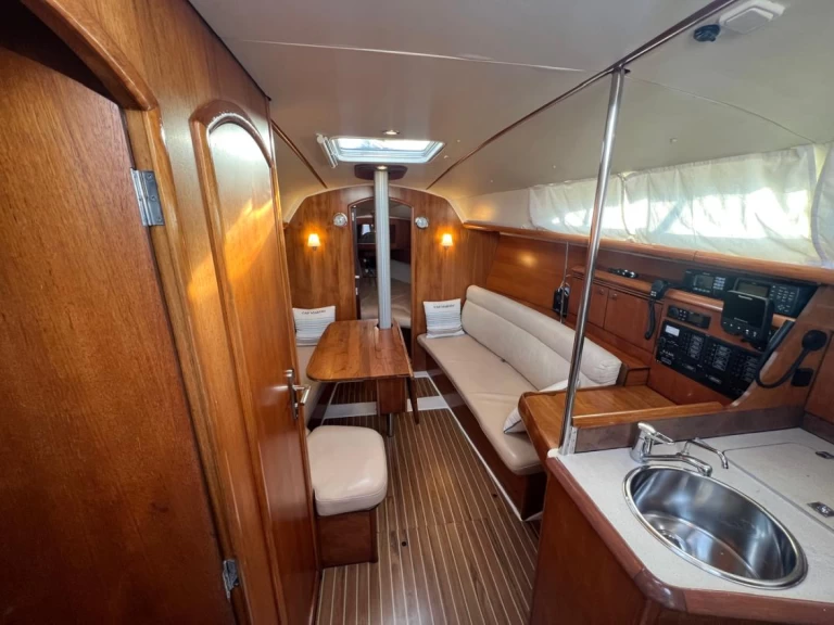 Pronajmout Plachetnice se skipperem či ne Jeanneau v Santa-Maria-Poggio