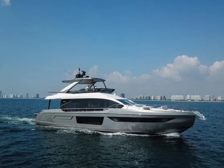 Pronájem lodi Azimut Azimut 68 Fly v Miami na Samboatu