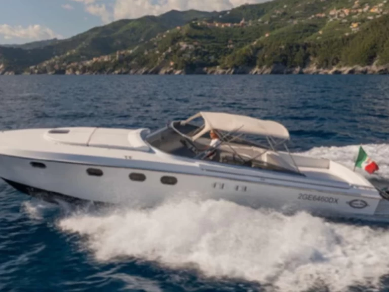 Pronájem Motorová loď Magnum s licencí