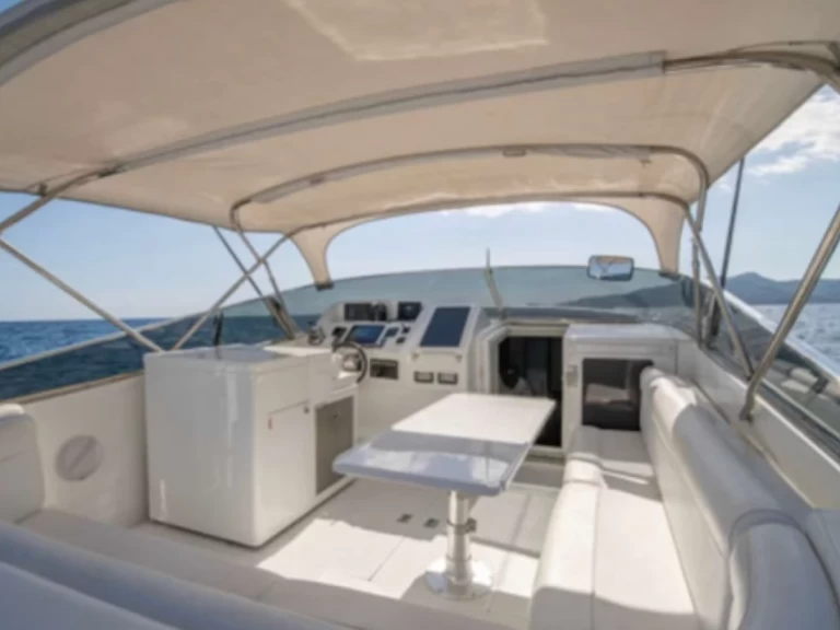 Pronájem jachty v Portofino -Magnum 40 na Samboatu