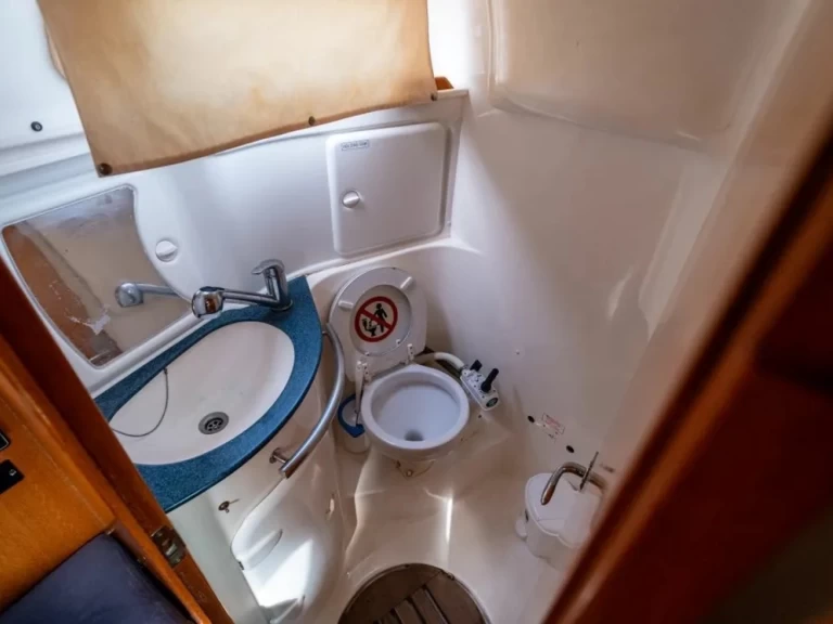 Pronajmout si Bavaria Bavaria 30 Cruiser v Paleros