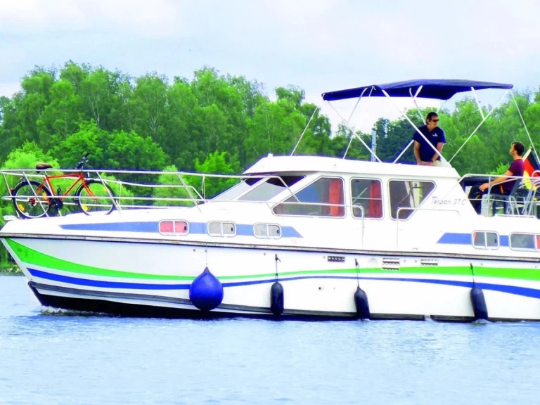 Pronajmout si  Tarpon 37 N v Lübz