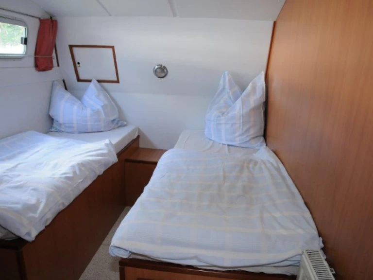 Pronájem Motorová loď  s licencí