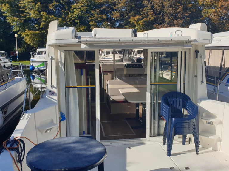 Pronajmout si Nicols Yacht Nicols Sedan 1160 v Lübz