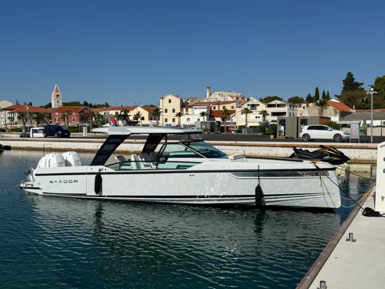 Pronájem Motorová loď Saxdor s licencí