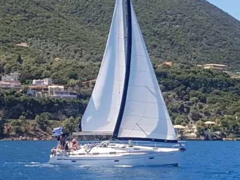 Pronajmout Plachetnice se skipperem či ne Bavaria v Nikiána