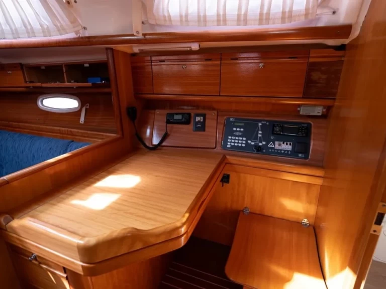 Pronajmout si Bavaria Bavaria 38 v Paleros