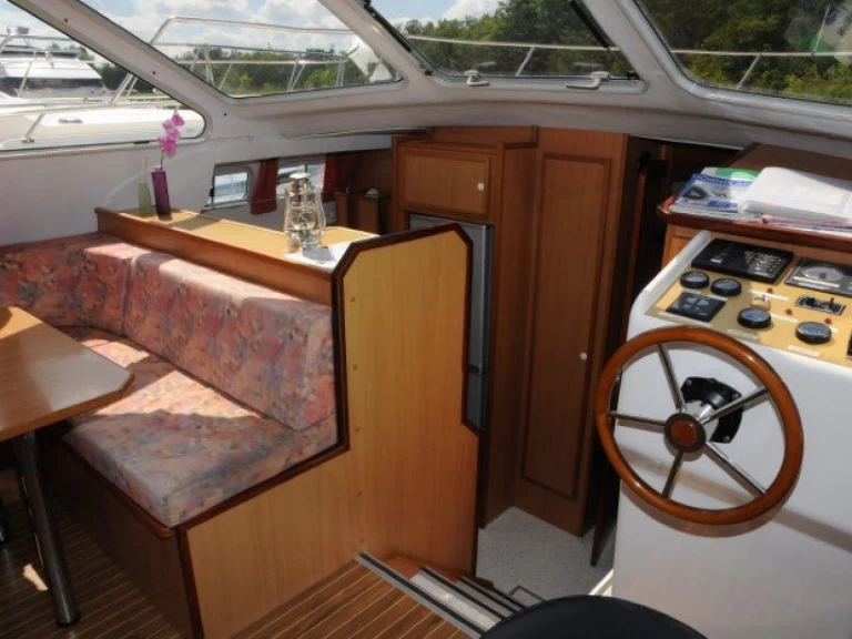 Pronajmout si  Tarpon 42 TP v Lübz