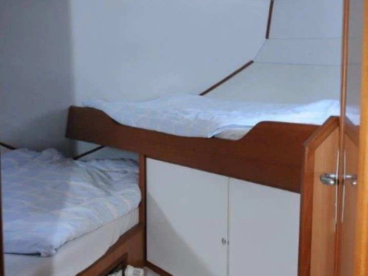 Pronajmout Motorová loď se skipperem či ne  v Lübz