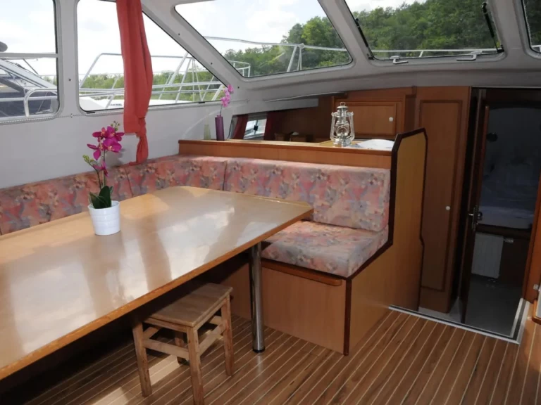 Pronajmout si  Tarpon 42 TP v Lübz