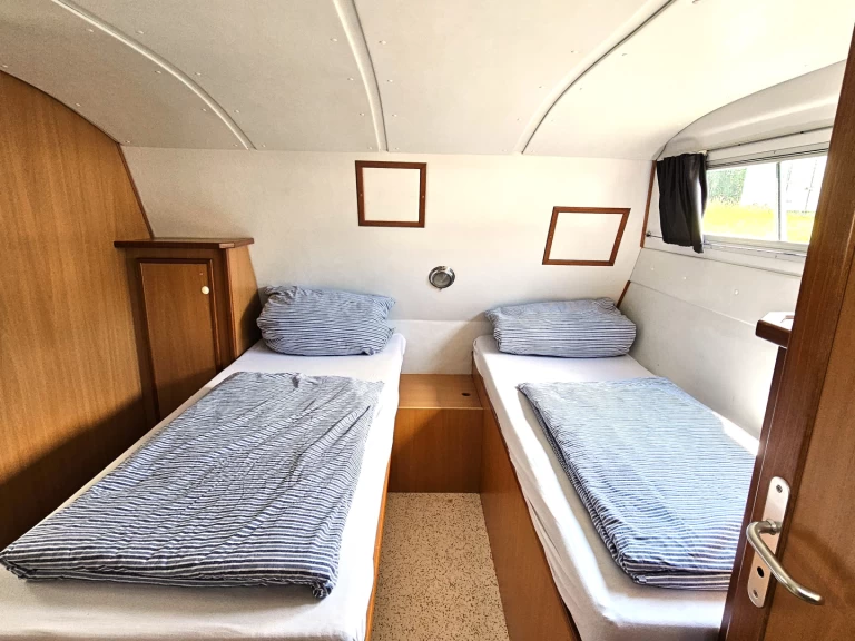 Motorová loď k pronájmu v Lübz za nejlepší cenu