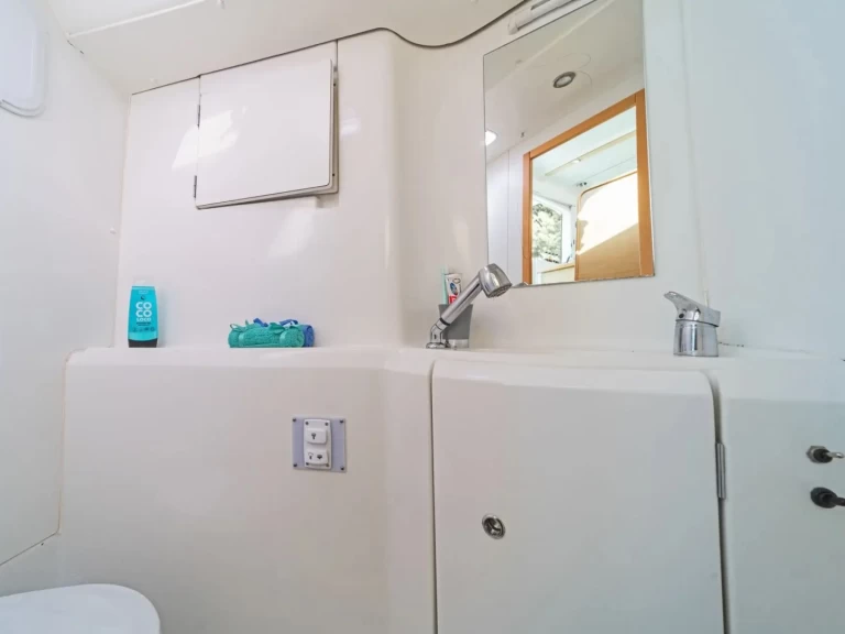 Pronájem Katamarán Lagoon s licencí