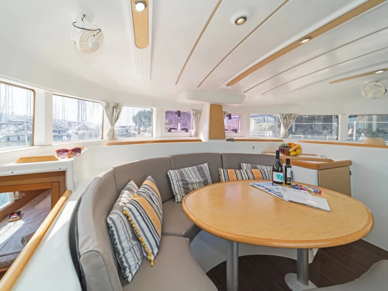 Lagoon Lagoon 380 jednotlivci a charterové společnosti v Kavála