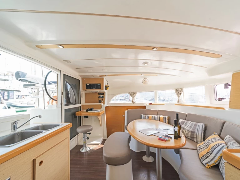 Pronajmout si Lagoon Lagoon 380 v Kavála