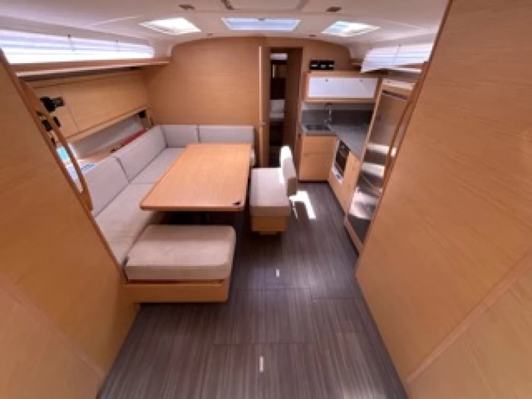 Pronájem lodi Olbia lákavé ceny Dufour 470