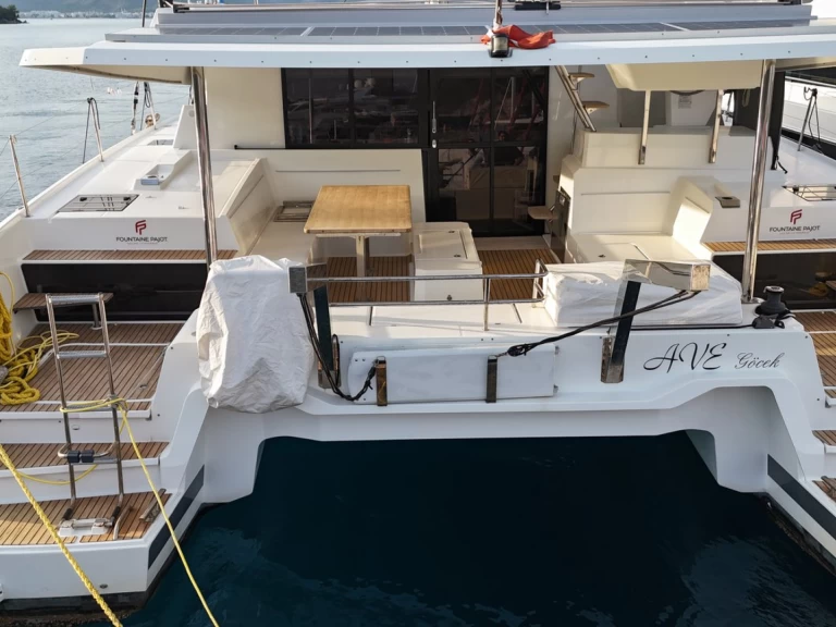 Pronájem Katamarán Fountaine Pajot s licencí