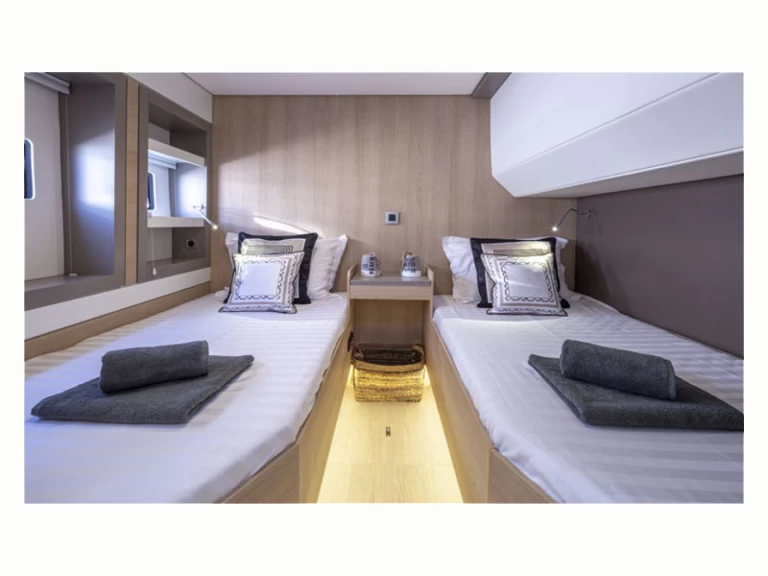 Pronajmout si Bali Bali 5.4 v Alimos