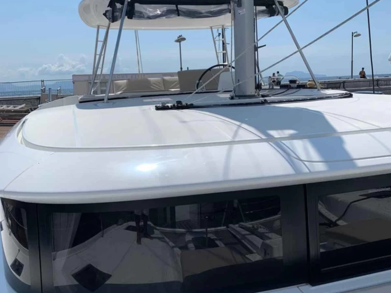 Pronajmout Katamarán se skipperem či ne Lagoon v Lefkáda