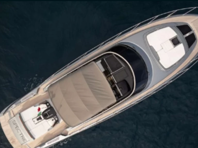 Pronájem Motorová loď Riva s licencí