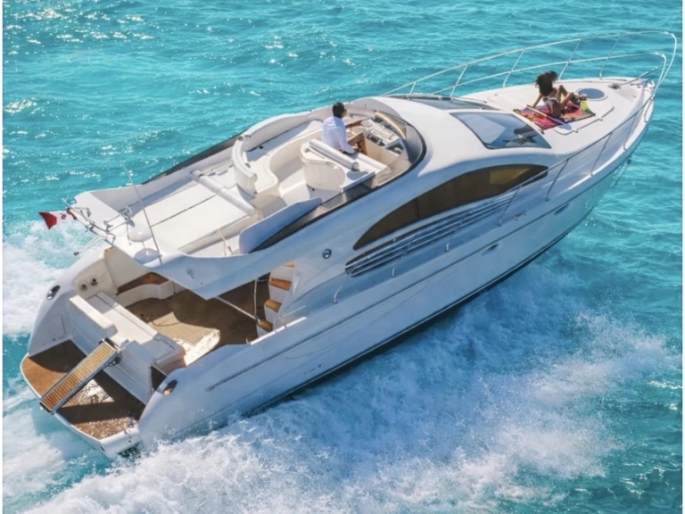 ENTERPISE MARINE EM 43 jednotlivci a charterové společnosti v Villasimius