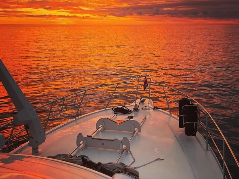 Sea Ray Sea Ray 53 jednotlivci a charterové společnosti v Quepos