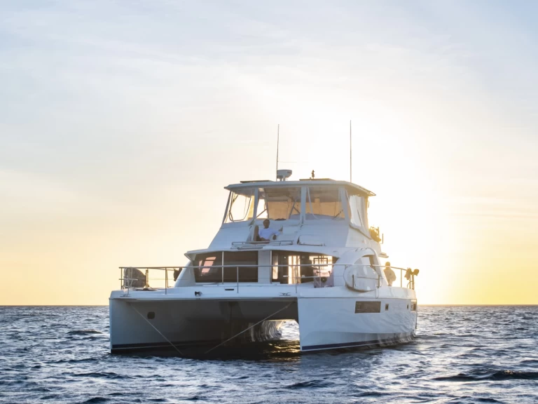 Pronájem Katamarán Power Cat  s licencí