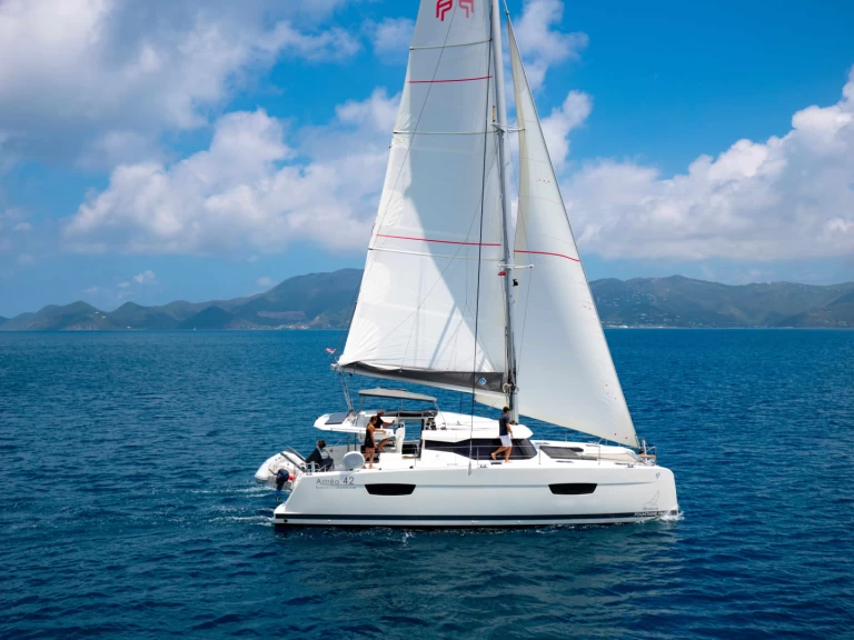 Pronajmout si Fountaine Pajot Astrea 42 v Road Town