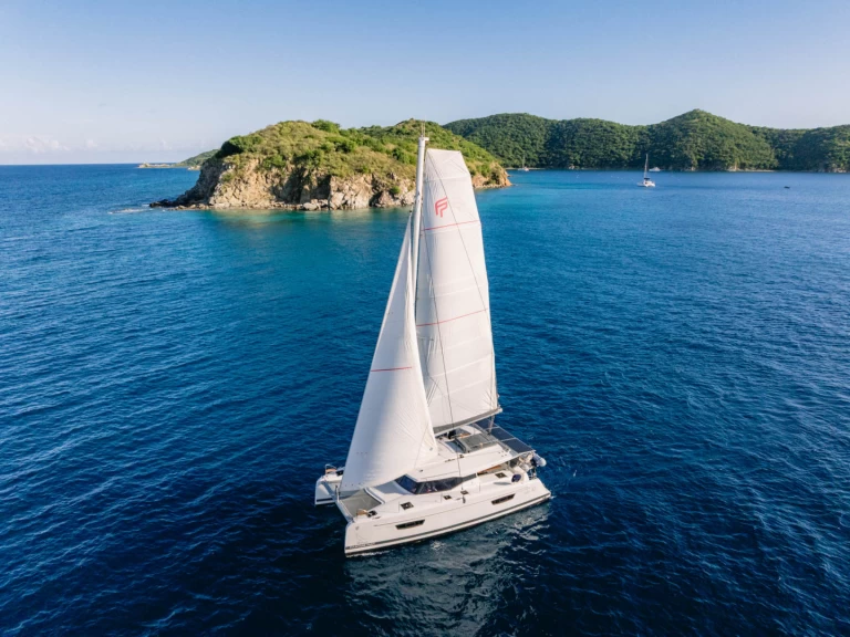 Pronájem lodi Road Town lákavé ceny Isla 40