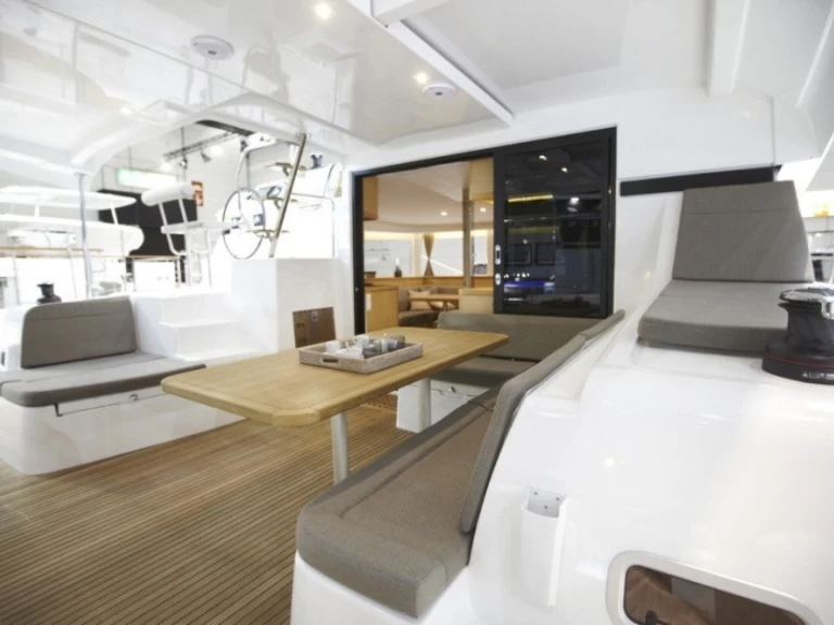 Pronajmout Katamarán se skipperem či ne Lagoon v Kotor