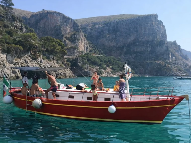 Pronajmout Motorová loď se skipperem či ne Gozzo v Porto di Torre del Greco