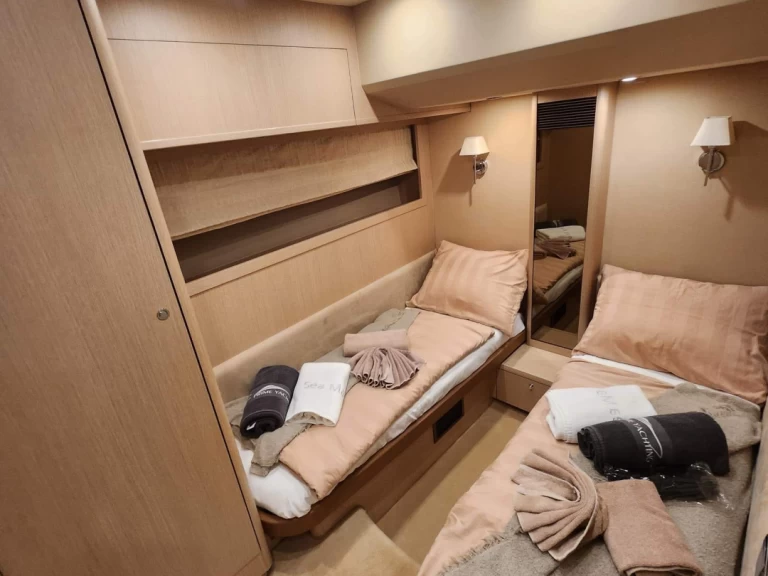 Princess Princess 62 jednotlivci a charterové společnosti v Podstrana