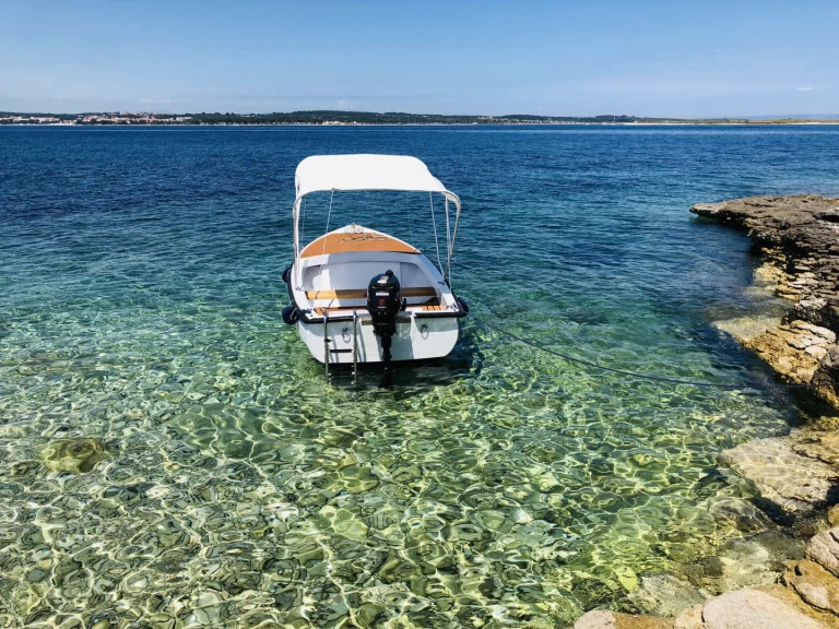 Motorová loď k pronájmu v Medulin za nejlepší cenu