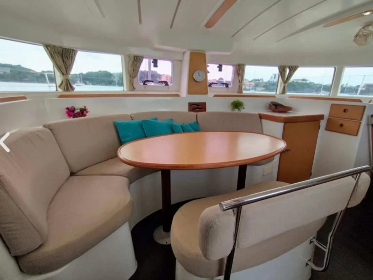 Pronajmout si Lagoon Lagoon 380 S2 v Ibiza Town