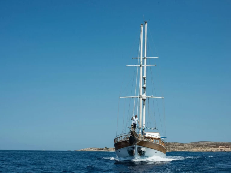 Pronajmout si Stalen Zeiljacht Motiva 39 v Buġibba