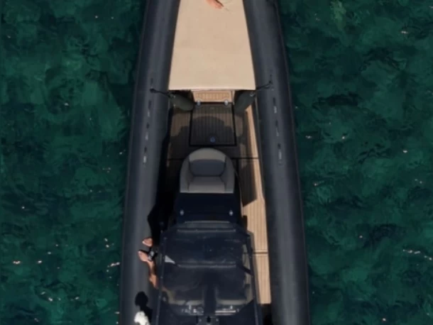 Fost Stern drive  jednotlivci a charterové společnosti v Vlychada