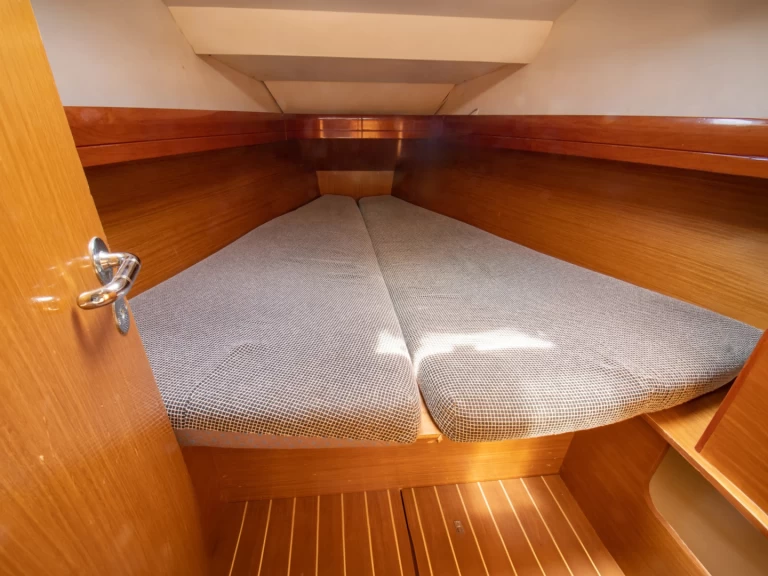 Pronájem lodi Jeanneau Sun Odyssey 36 v Nikiána na Samboatu