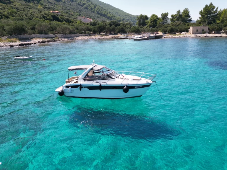 Pronajmout si Bavaria Bavaria S30 v Biograd Na Moru