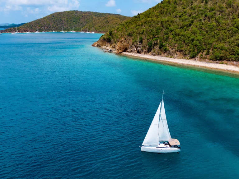 Pronájem Plachetnice Jeanneau s licencí