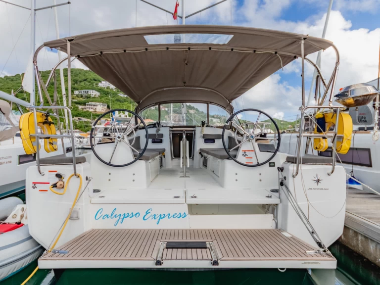 Pronajmout Plachetnice se skipperem či ne Jeanneau v Road Town