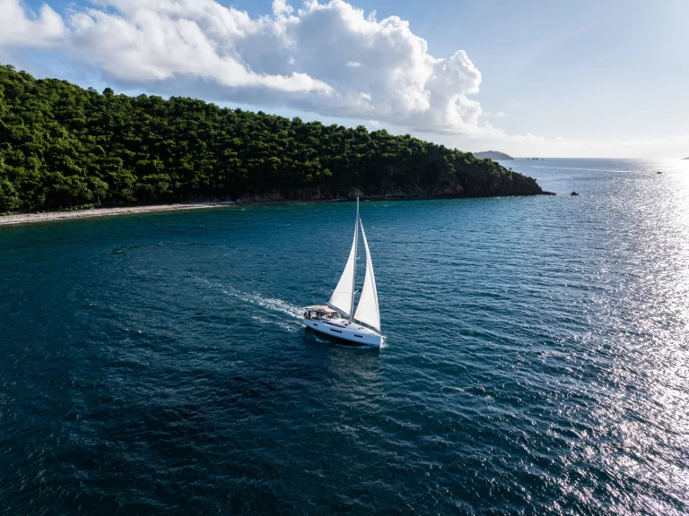 Pronajmout si Jeanneau Sun Odyssey 440 v Road Town