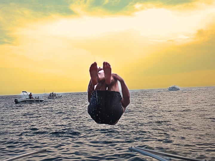 Pronájem Motorová loď Boston Whaler s licencí